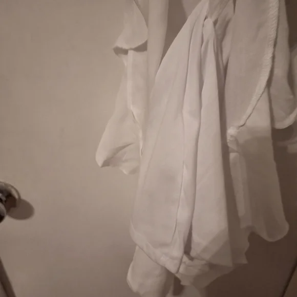 Trixxi White Wrap Dress. Size Mediun - Picture 7 of 8